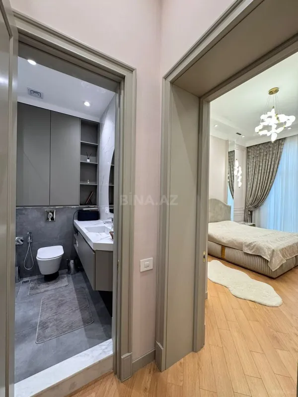 Satılır 4 otaqlı mənzil 180 m²