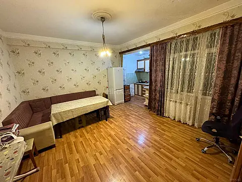 Kirayə verilir 2 otaqlı mənzil 70 m²