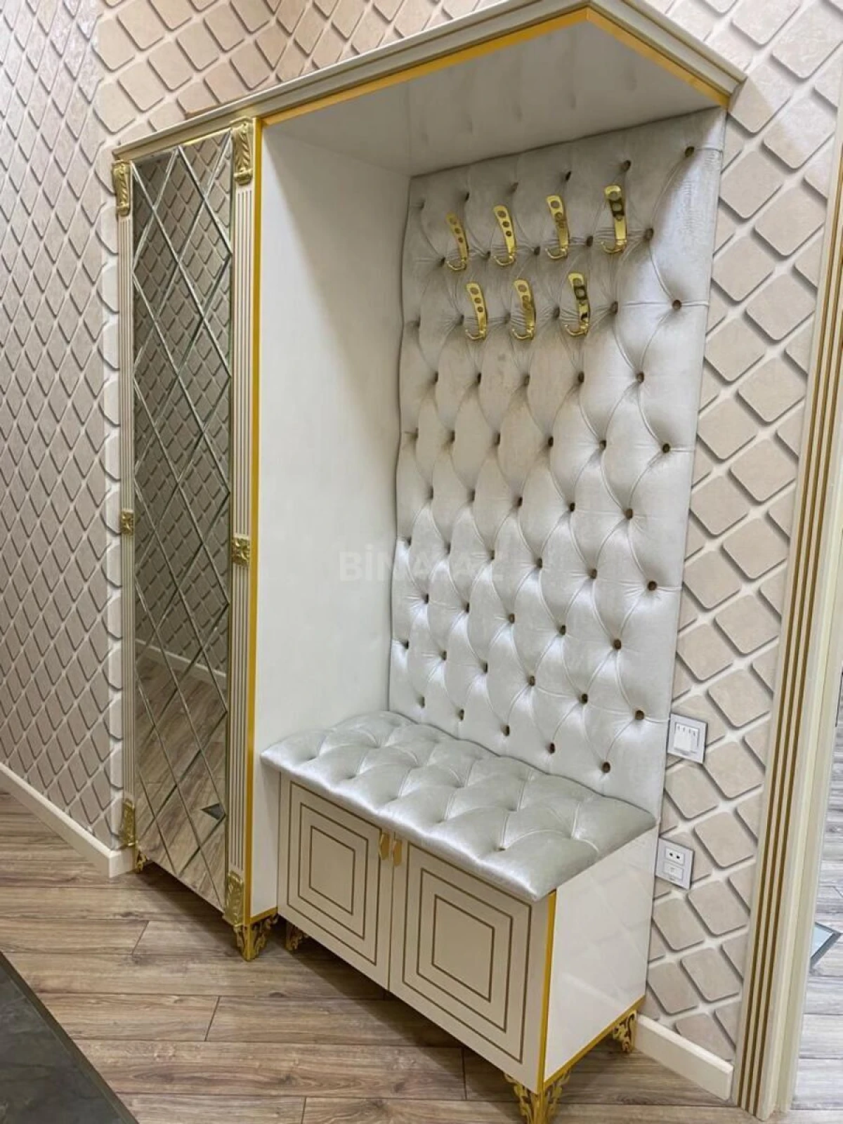 Satılır 2 otaqlı mənzil 93 m²