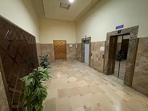 Satılır 2 otaqlı mənzil 93 m²