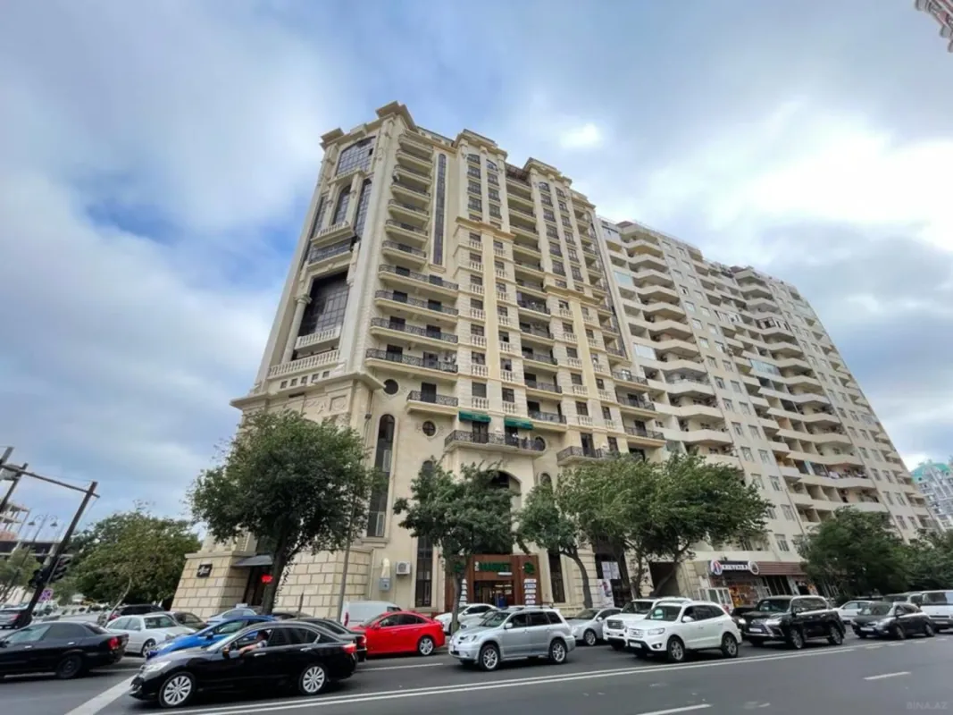 Satılır 2 otaqlı mənzil 93 m²