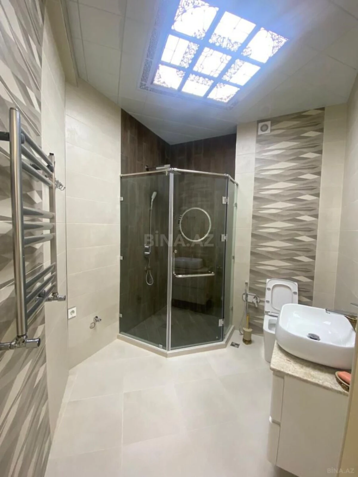 Satılır 2 otaqlı mənzil 93 m²