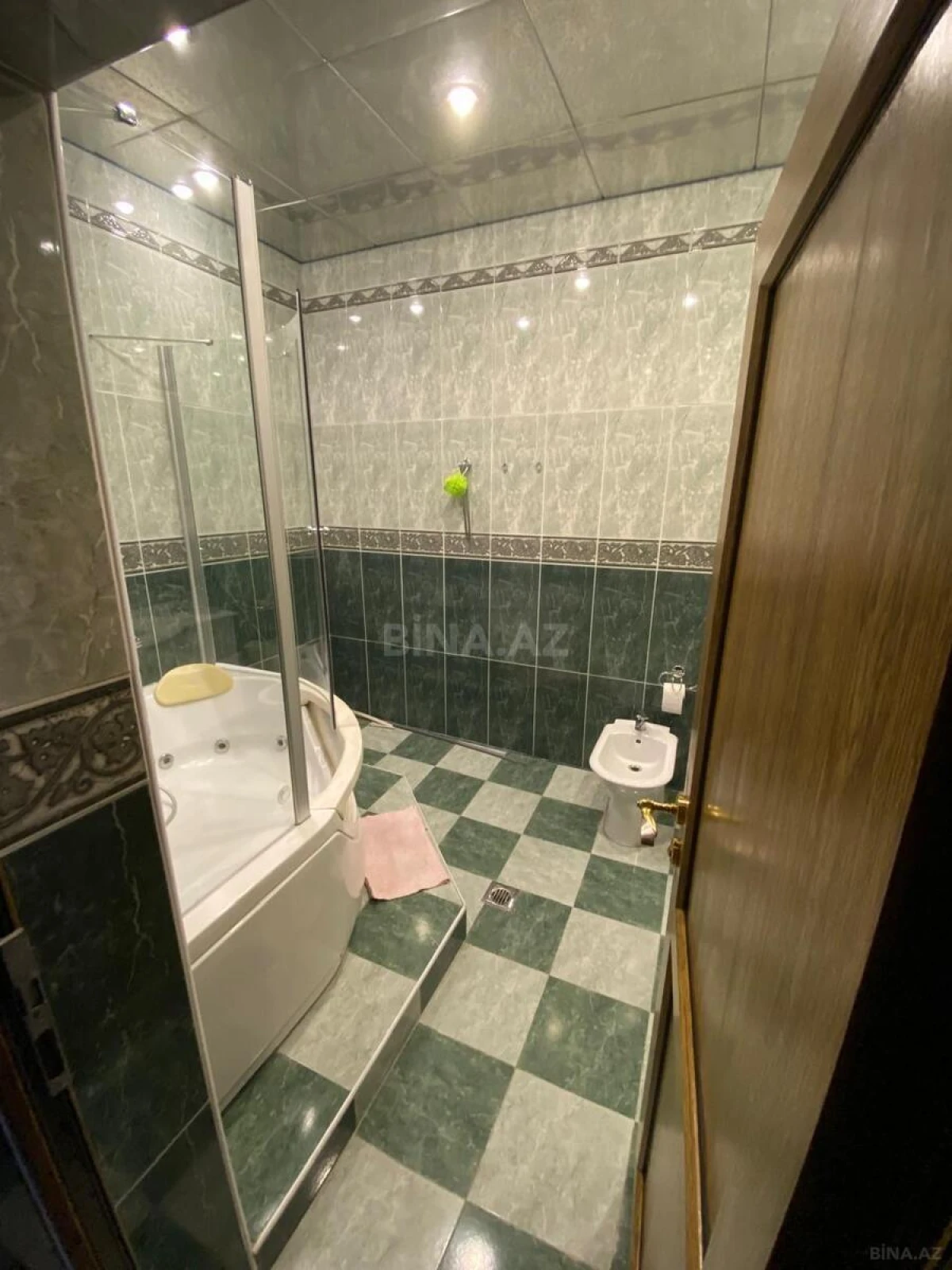 Satılır 3 otaqlı mənzil 167 m²