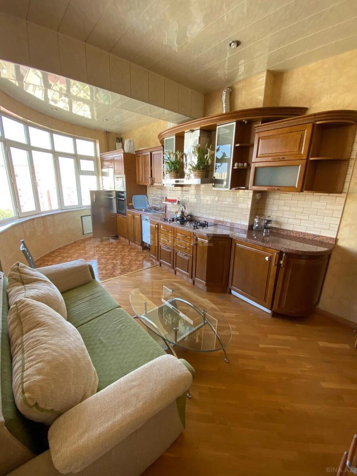 Satılır 3 otaqlı mənzil 167 m²