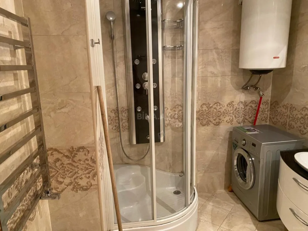 Kirayə verilir 4 otaqlı mənzil 220 m²