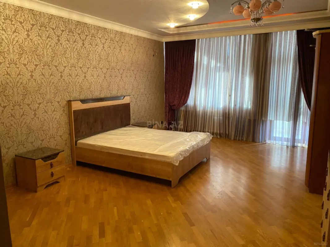 Kirayə verilir 4 otaqlı mənzil 220 m²