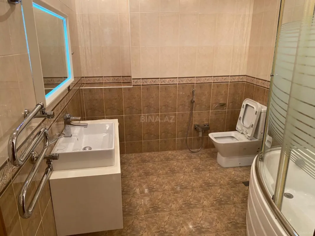 Kirayə verilir 4 otaqlı mənzil 220 m²