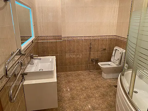 Kirayə verilir 4 otaqlı mənzil 220 m²