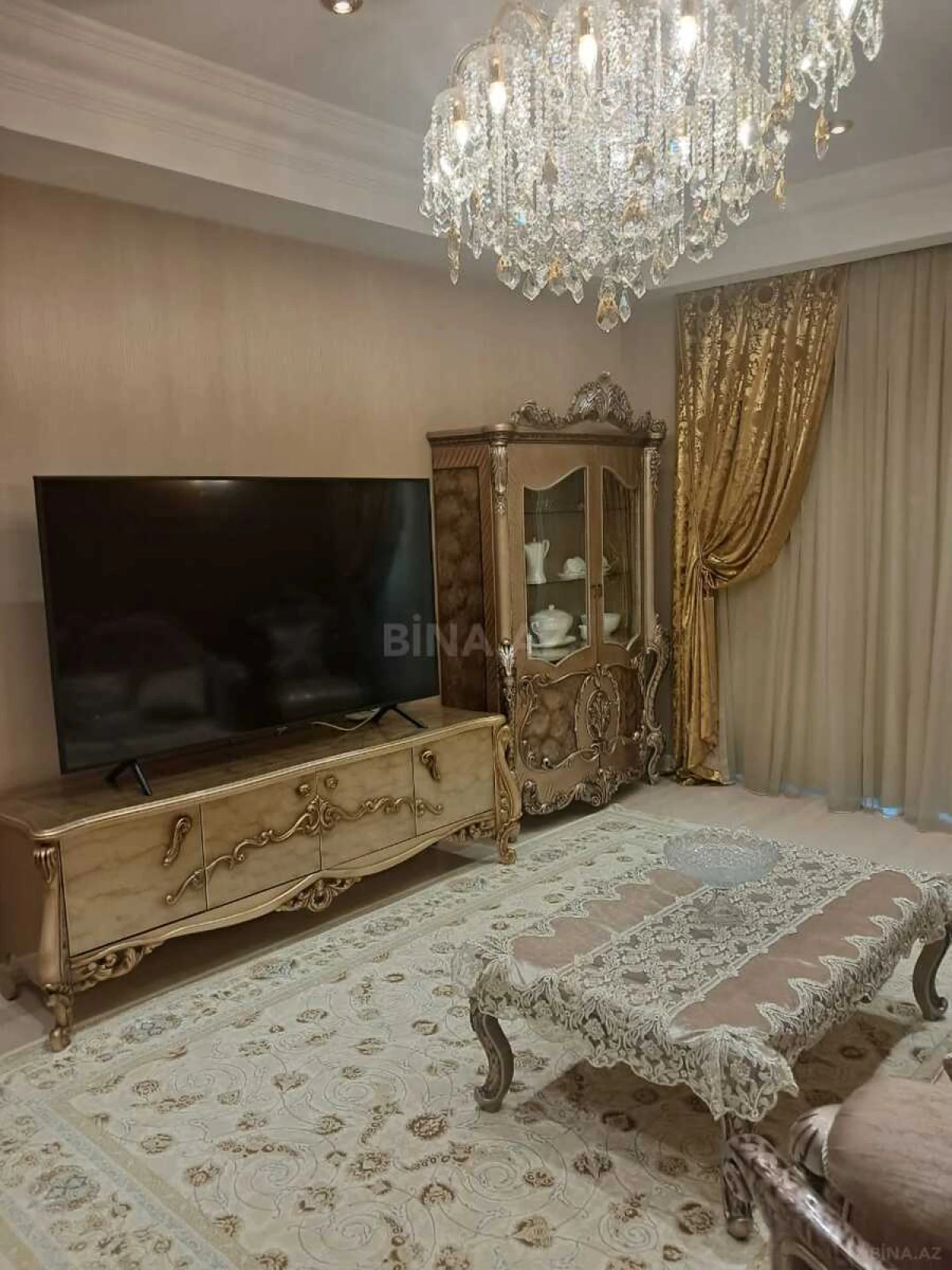 Kirayə verilir 2 otaqlı mənzil 70 m²