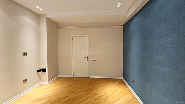 Satılır 3 otaqlı mənzil 180 m²