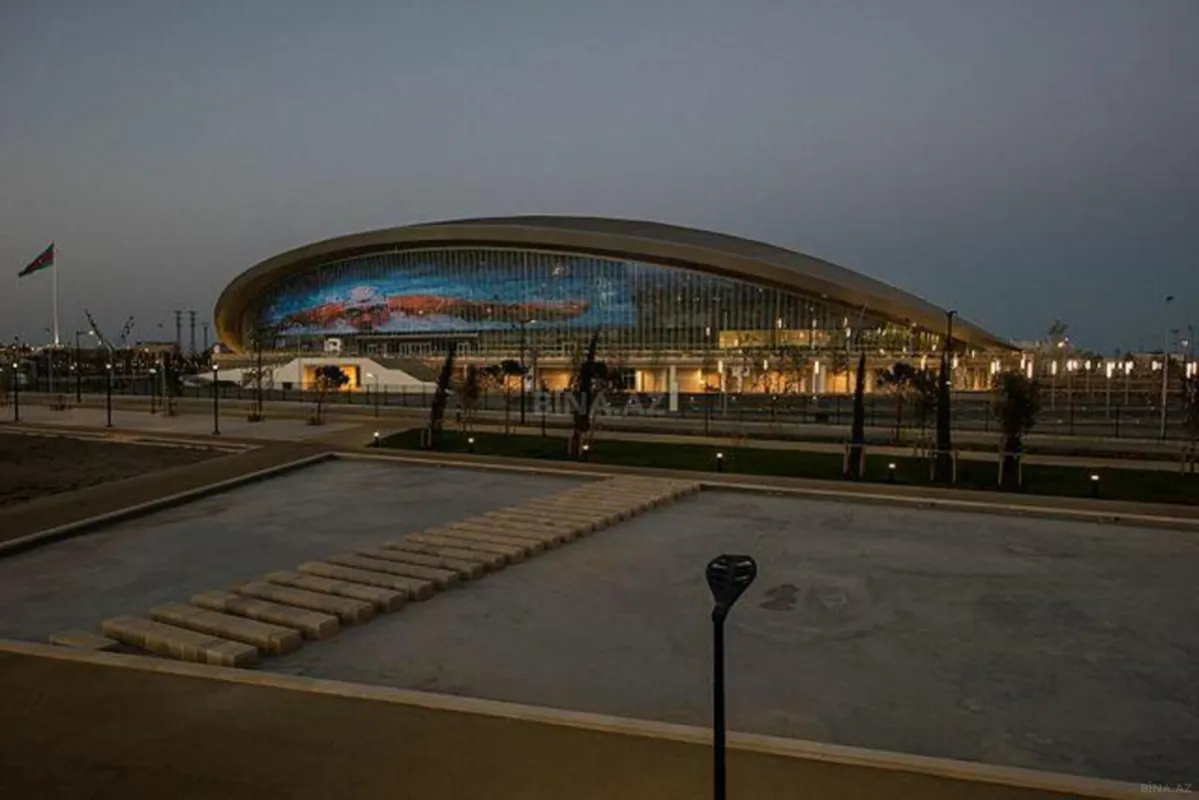 Satılır 3 otaqlı mənzil 180 m²