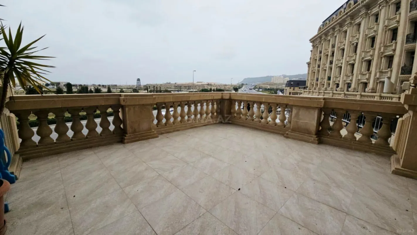Satılır 3 otaqlı mənzil 180 m²
