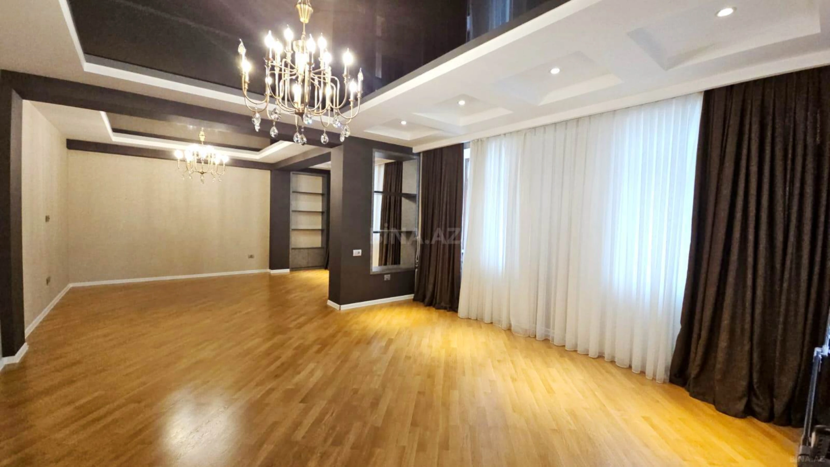 Satılır 3 otaqlı mənzil 180 m²