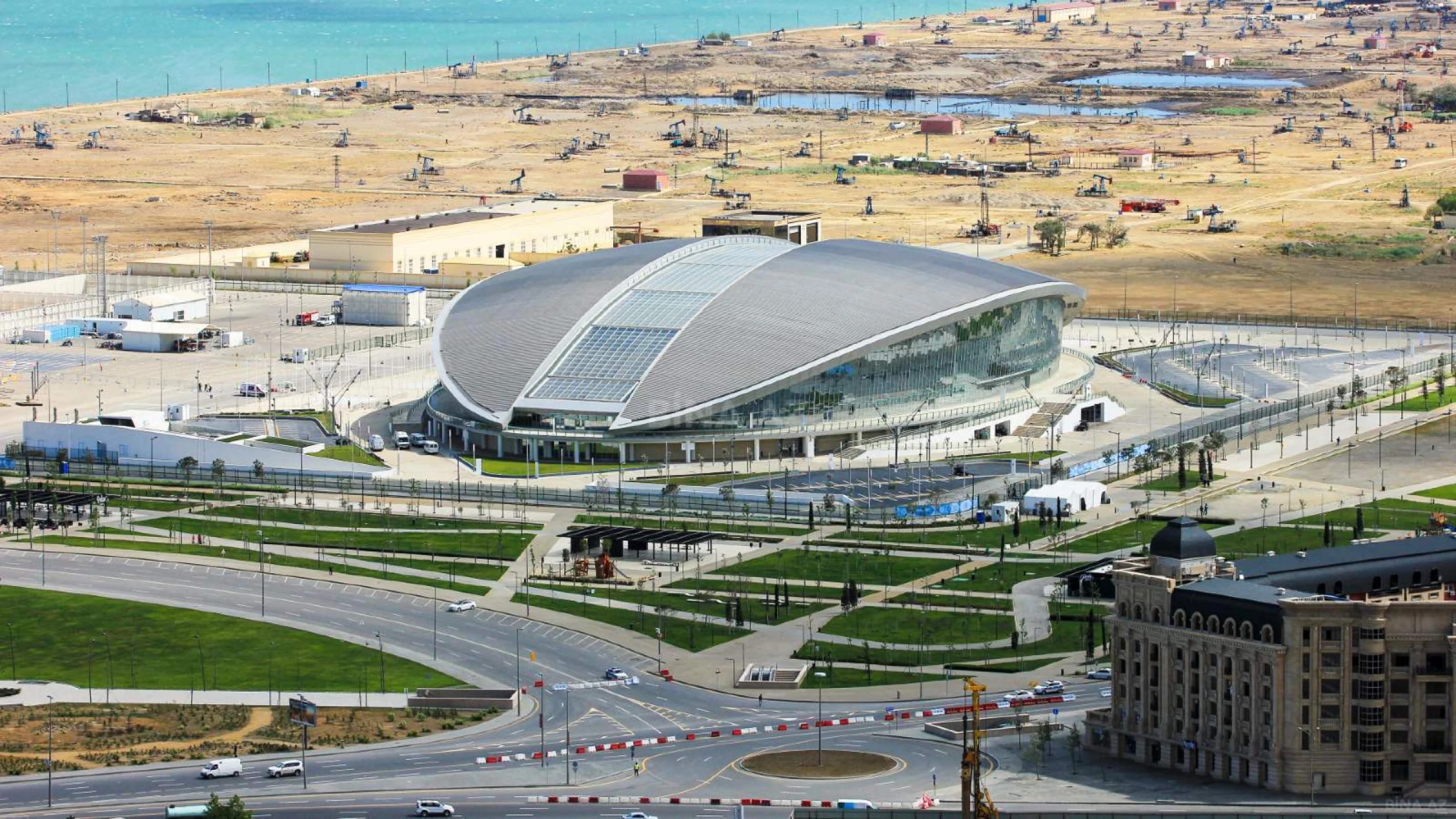 Satılır 3 otaqlı mənzil 180 m²