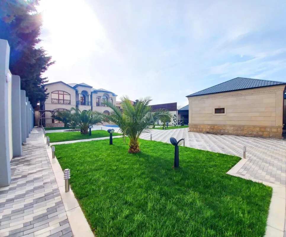 Satılır 7 otaqlı həyət evi 352 m²