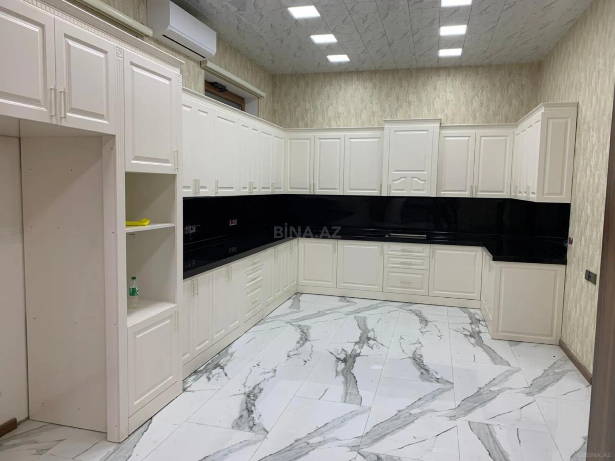 Satılır 7 otaqlı həyət evi 352 m²