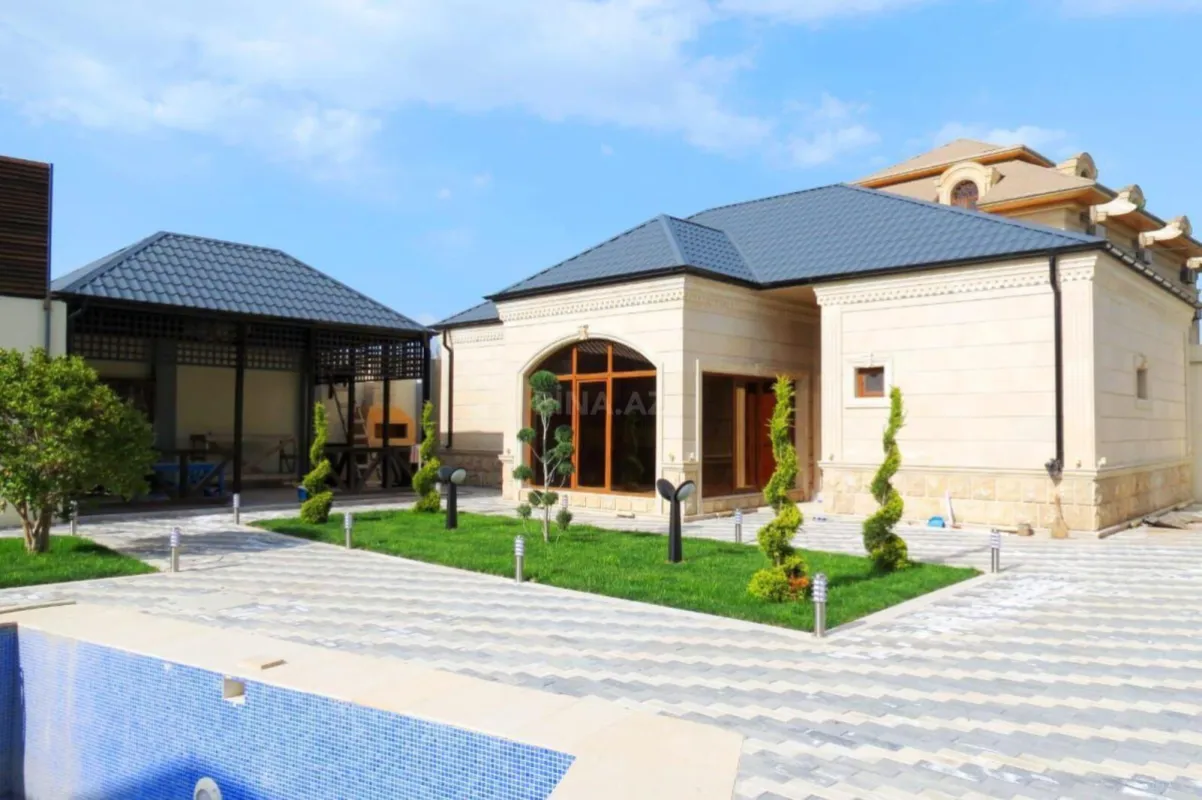 Satılır 7 otaqlı həyət evi 352 m²