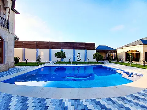 Satılır 7 otaqlı həyət evi 352 m²