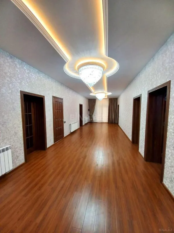 Satılır 7 otaqlı həyət evi 352 m²