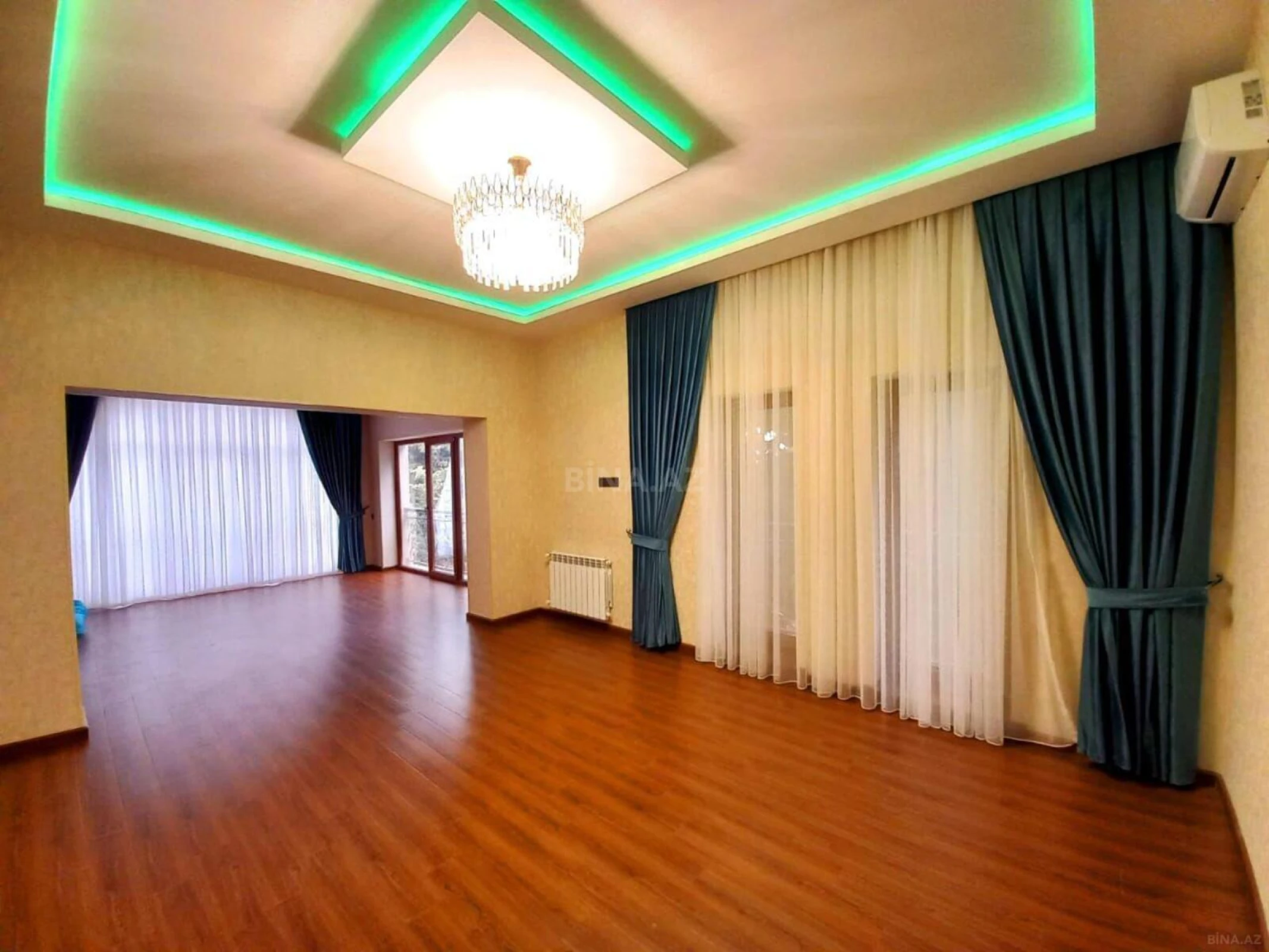 Satılır 7 otaqlı həyət evi 352 m²