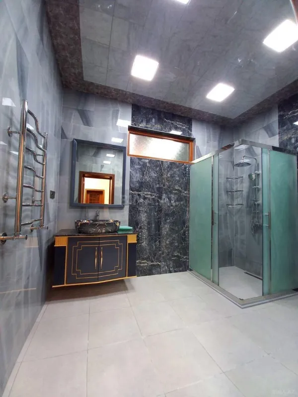 Satılır 7 otaqlı həyət evi 352 m²