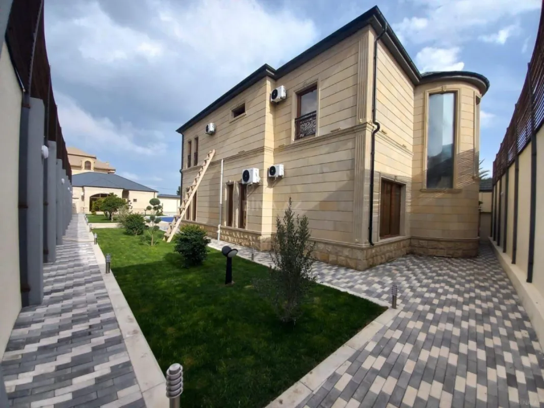 Satılır 7 otaqlı həyət evi 352 m²