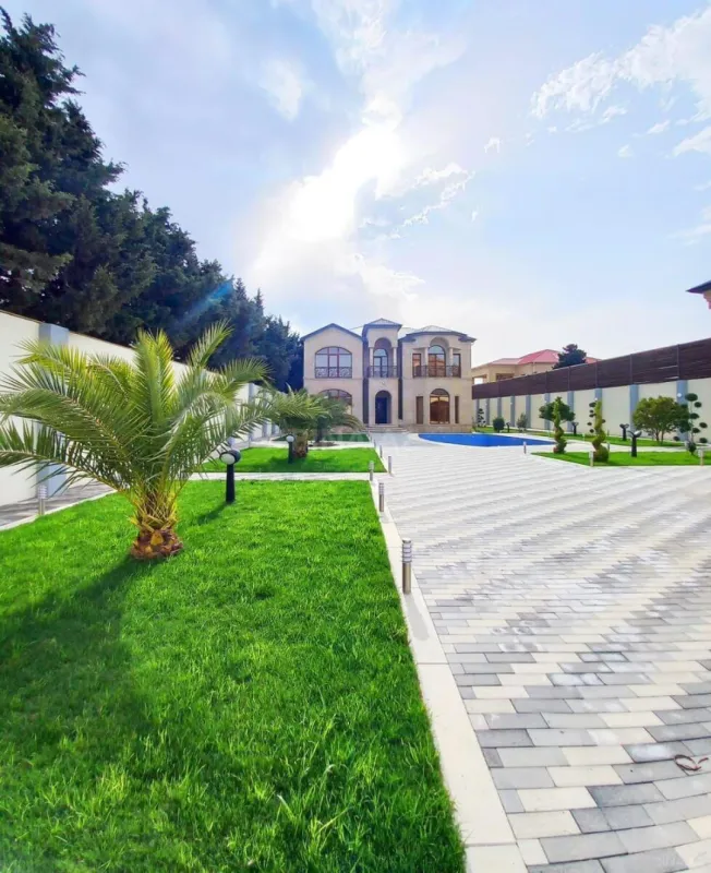 Satılır 7 otaqlı həyət evi 352 m²