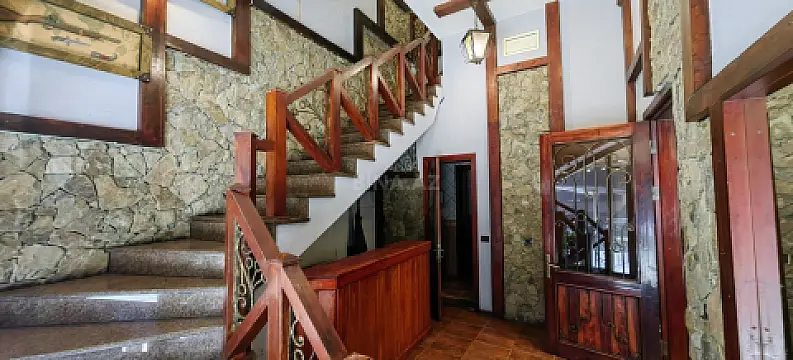 Satılır obyekt 451 m²