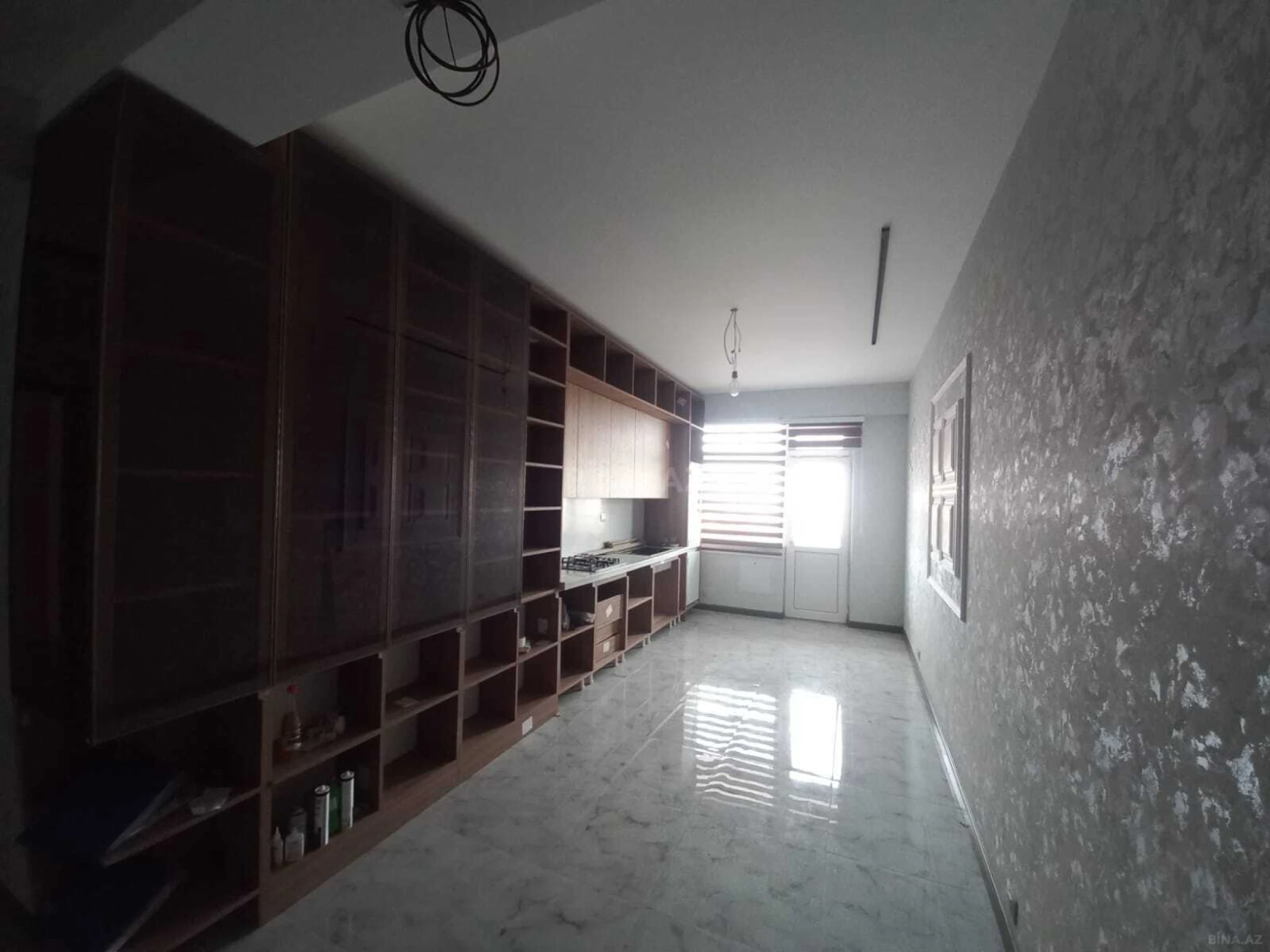 Satılır 3 otaqlı mənzil 128.7 m²