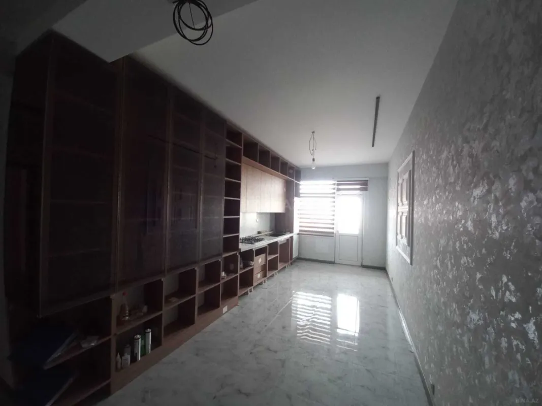 Satılır 3 otaqlı mənzil 128.7 m²