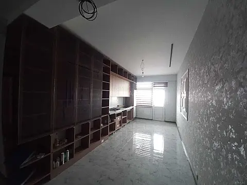 Satılır 3 otaqlı mənzil 128.7 m²