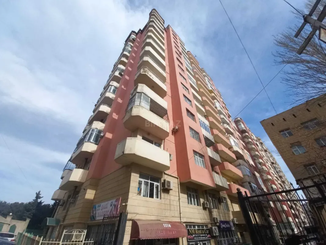 Satılır 3 otaqlı mənzil 128.7 m²
