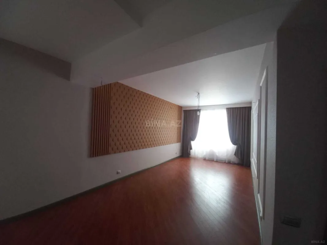 Satılır 3 otaqlı mənzil 128.7 m²