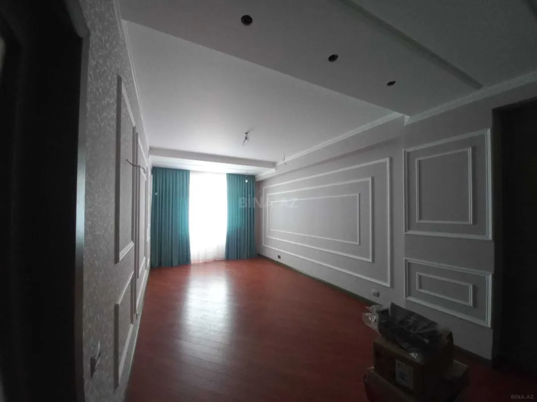 Satılır 3 otaqlı mənzil 128.7 m²