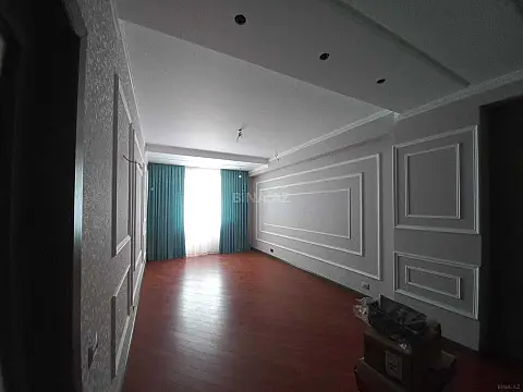 Satılır 3 otaqlı mənzil 128.7 m²