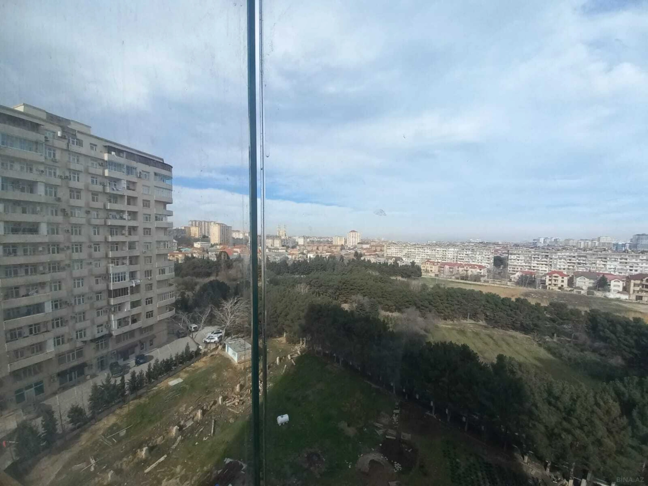 Satılır 3 otaqlı mənzil 128.7 m²