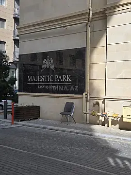 Satılır 5 otaqlı mənzil 193 m²