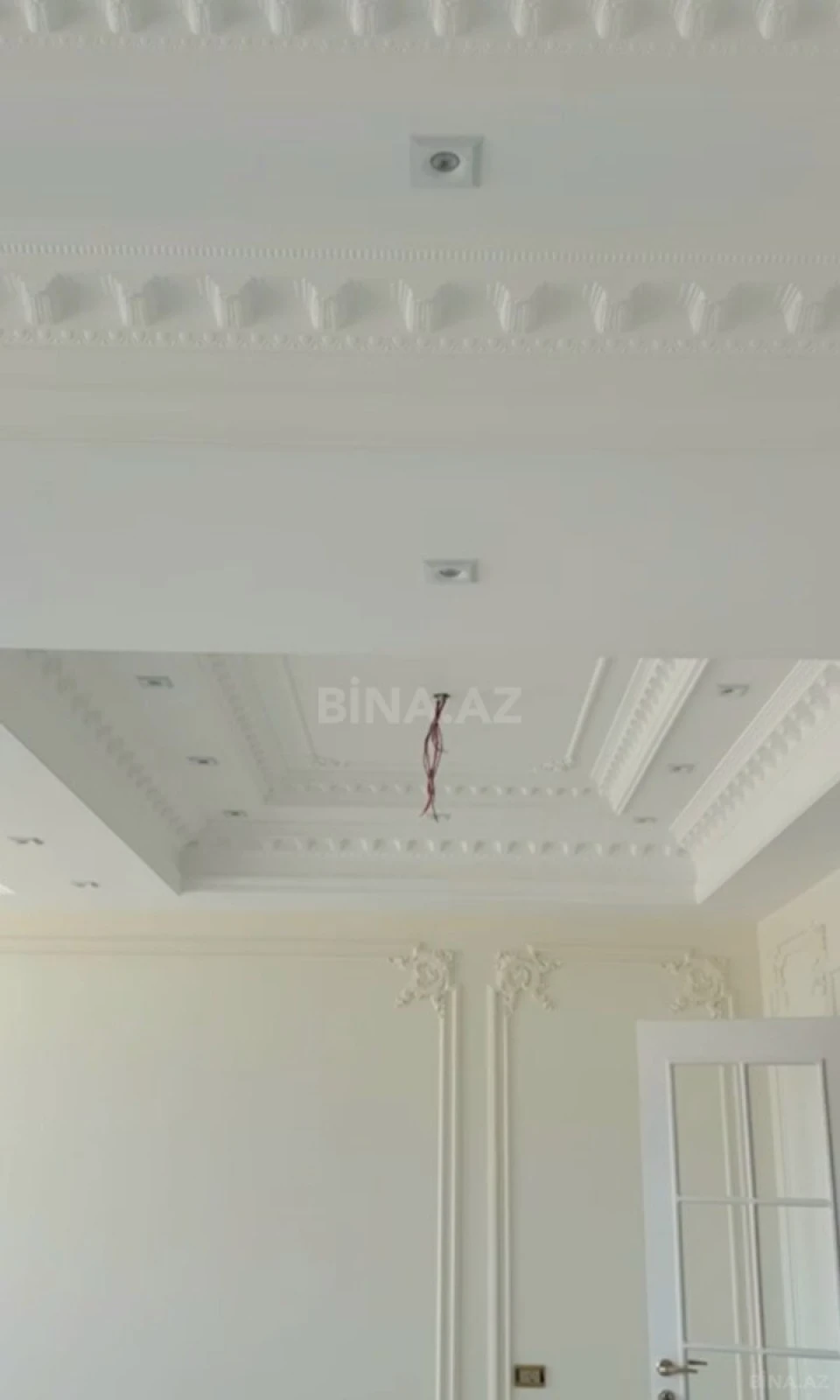 Satılır 5 otaqlı mənzil 193 m²