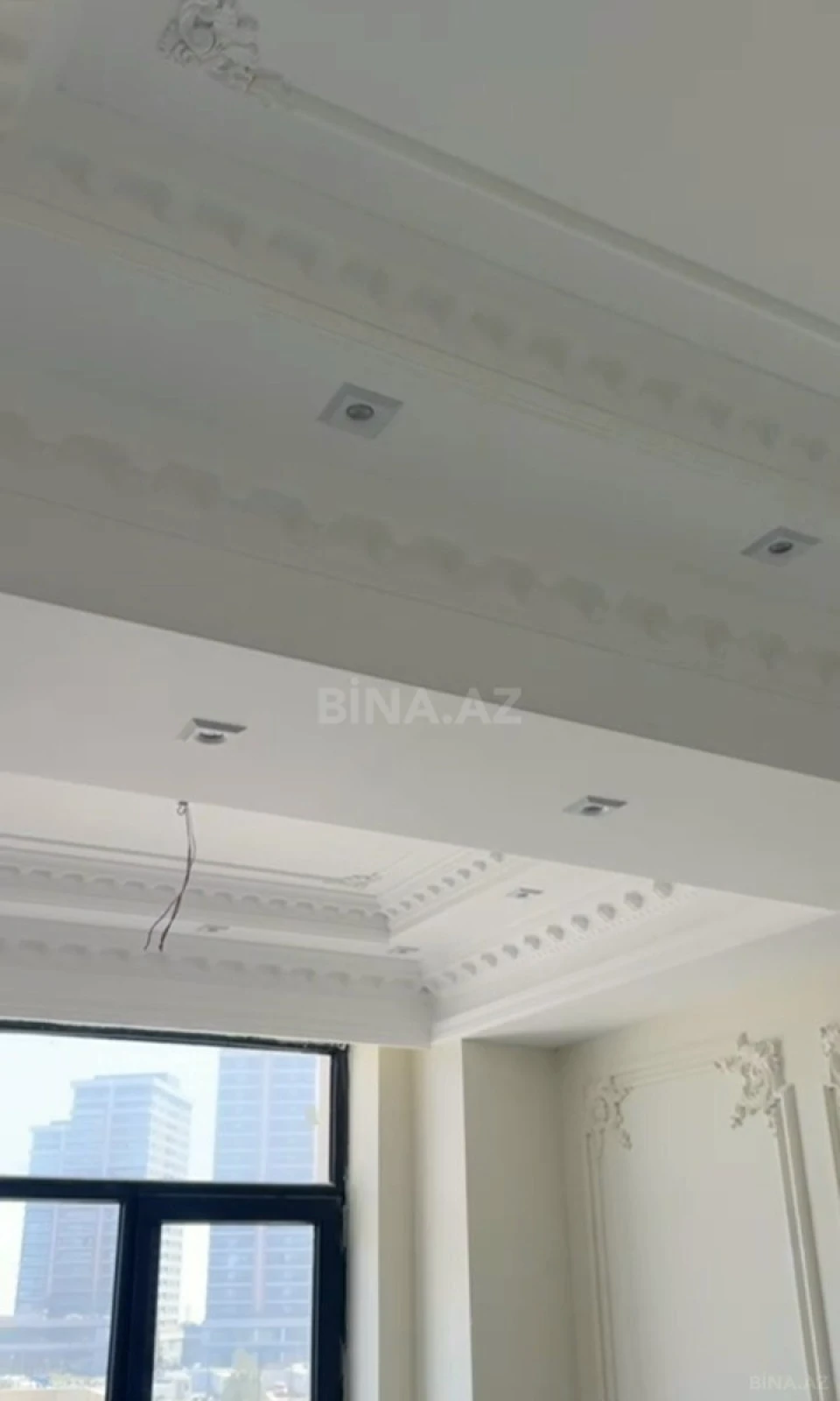 Satılır 5 otaqlı mənzil 193 m²