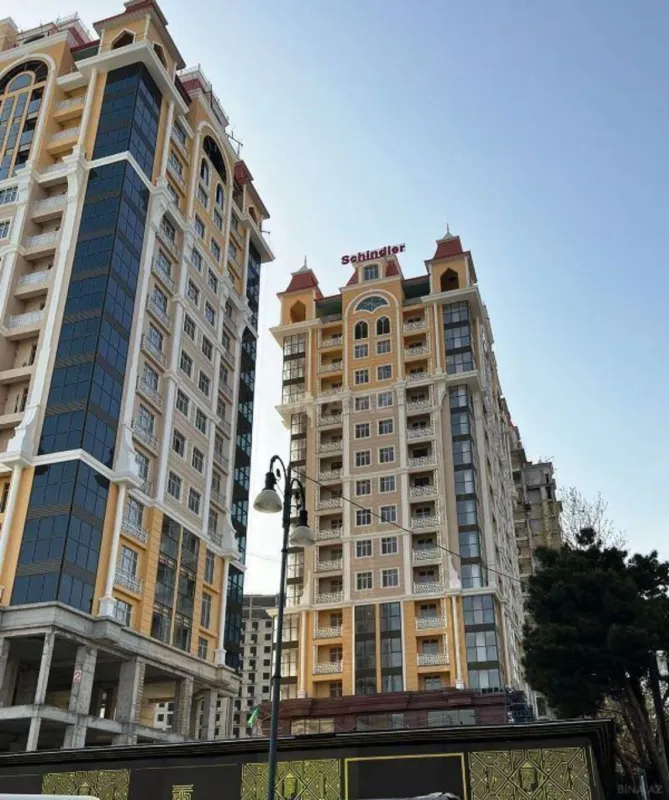 Satılır 3 otaqlı mənzil 121.5 m²