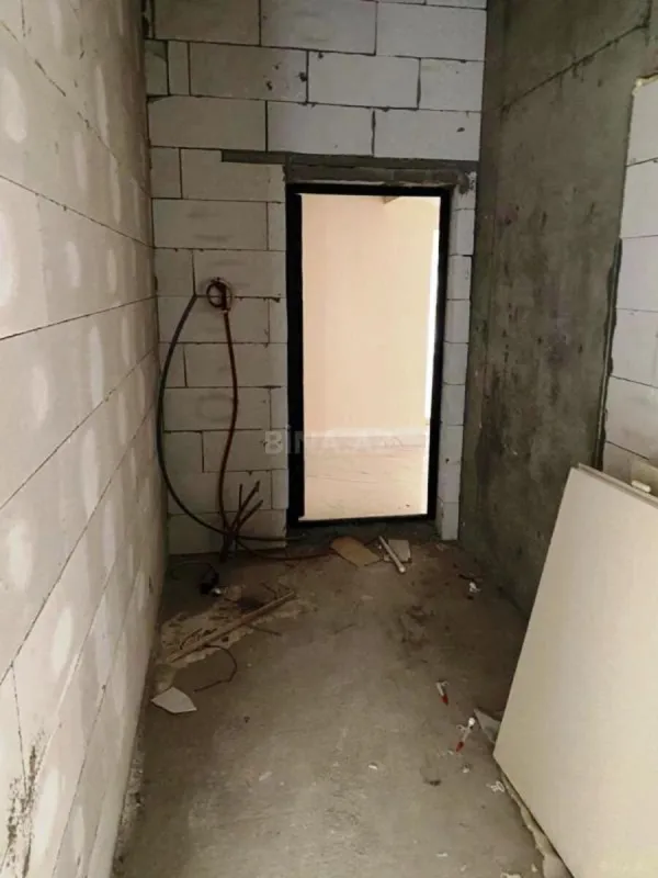 Satılır 3 otaqlı mənzil 121.5 m²