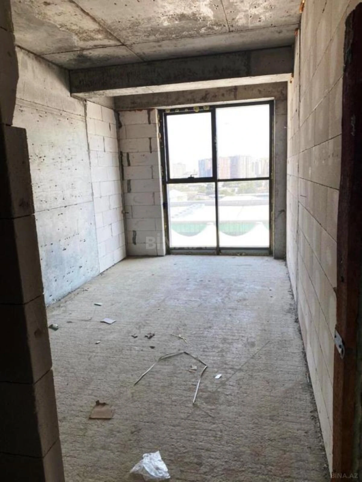 Satılır 3 otaqlı mənzil 121.5 m²