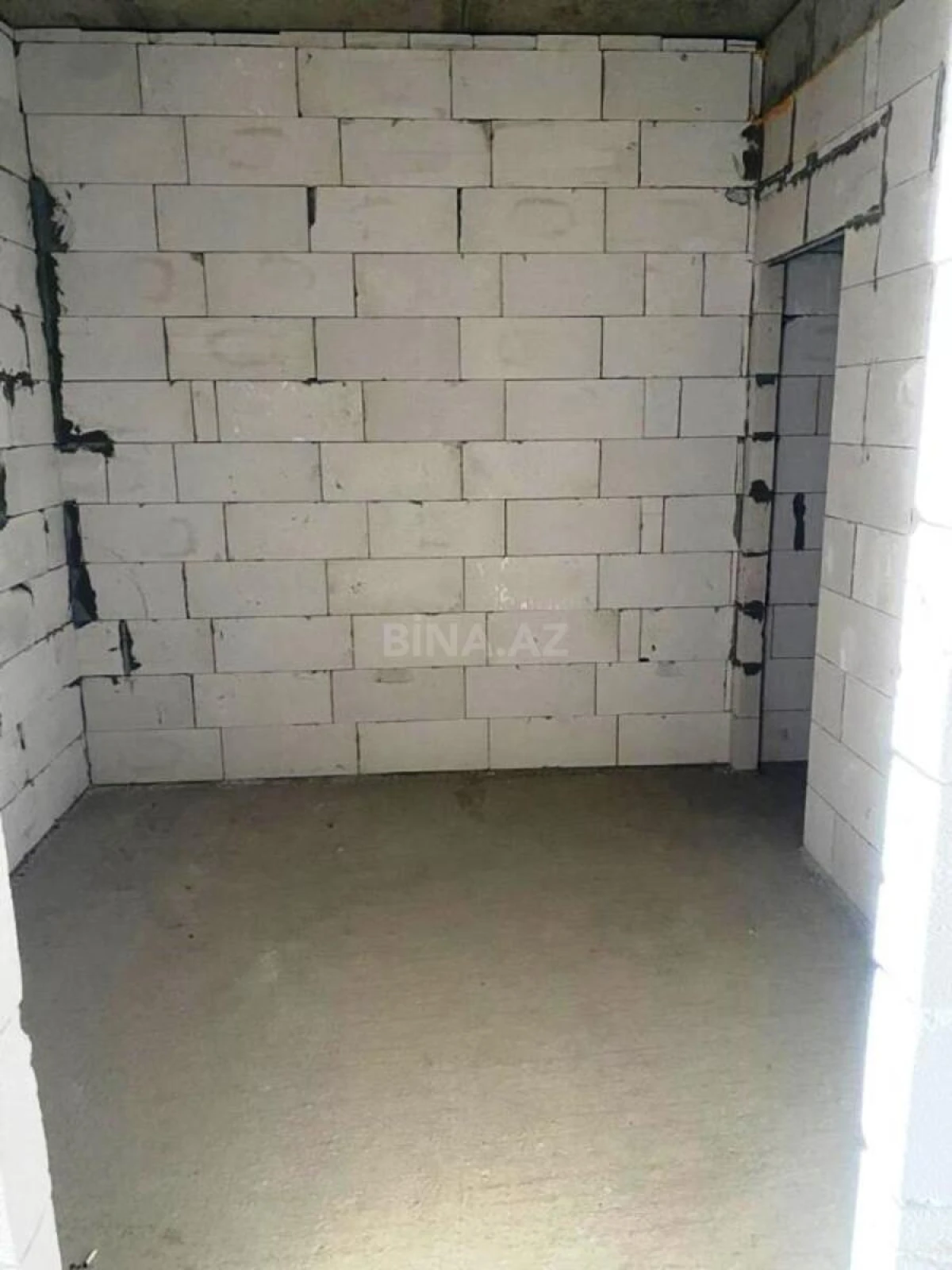 Satılır 3 otaqlı mənzil 121.5 m²