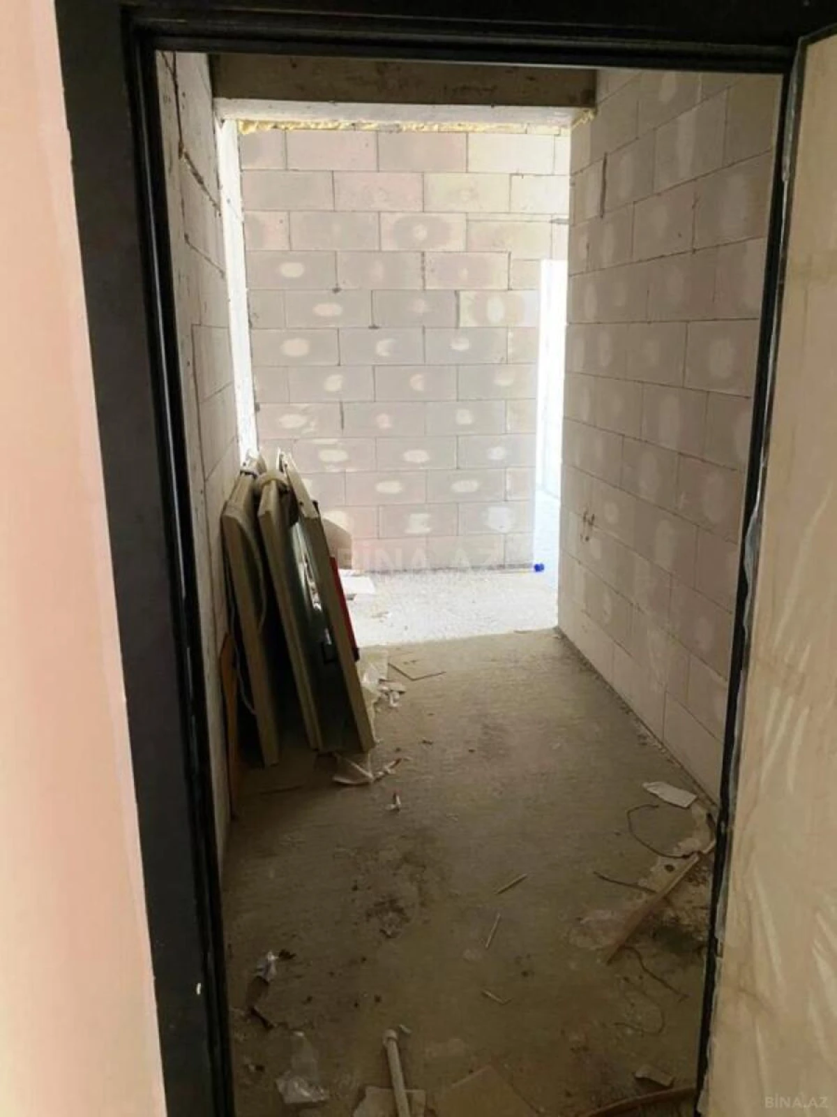 Satılır 3 otaqlı mənzil 121.5 m²