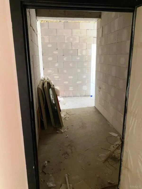 Satılır 3 otaqlı mənzil 121.5 m²