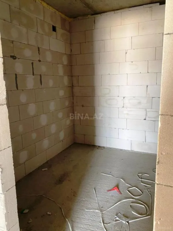 Satılır 3 otaqlı mənzil 121.5 m²