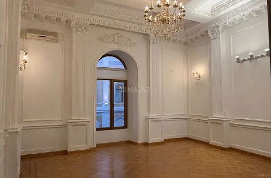 Kirayə verilir 3 otaqlı ofis 90 m² — Bakı, İçərişəhər 3 otaq 90.00 m²