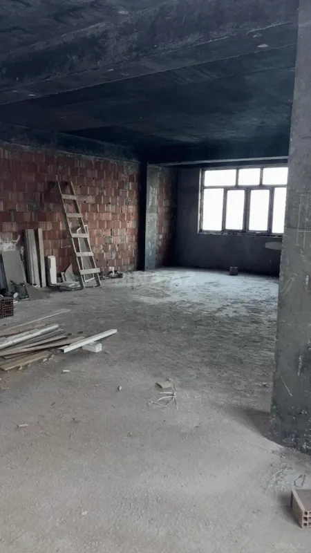 Satılır 3 otaqlı mənzil 125 m²