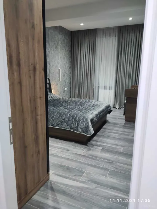 Kirayə verilir 2 otaqlı mənzil 92.5 m²
