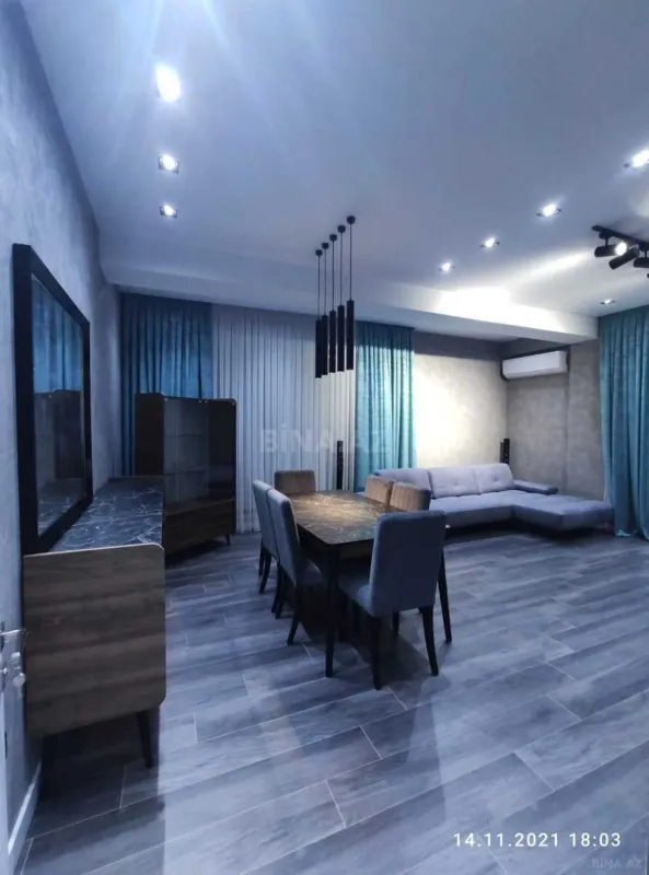 Kirayə verilir 2 otaqlı mənzil 92.5 m²
